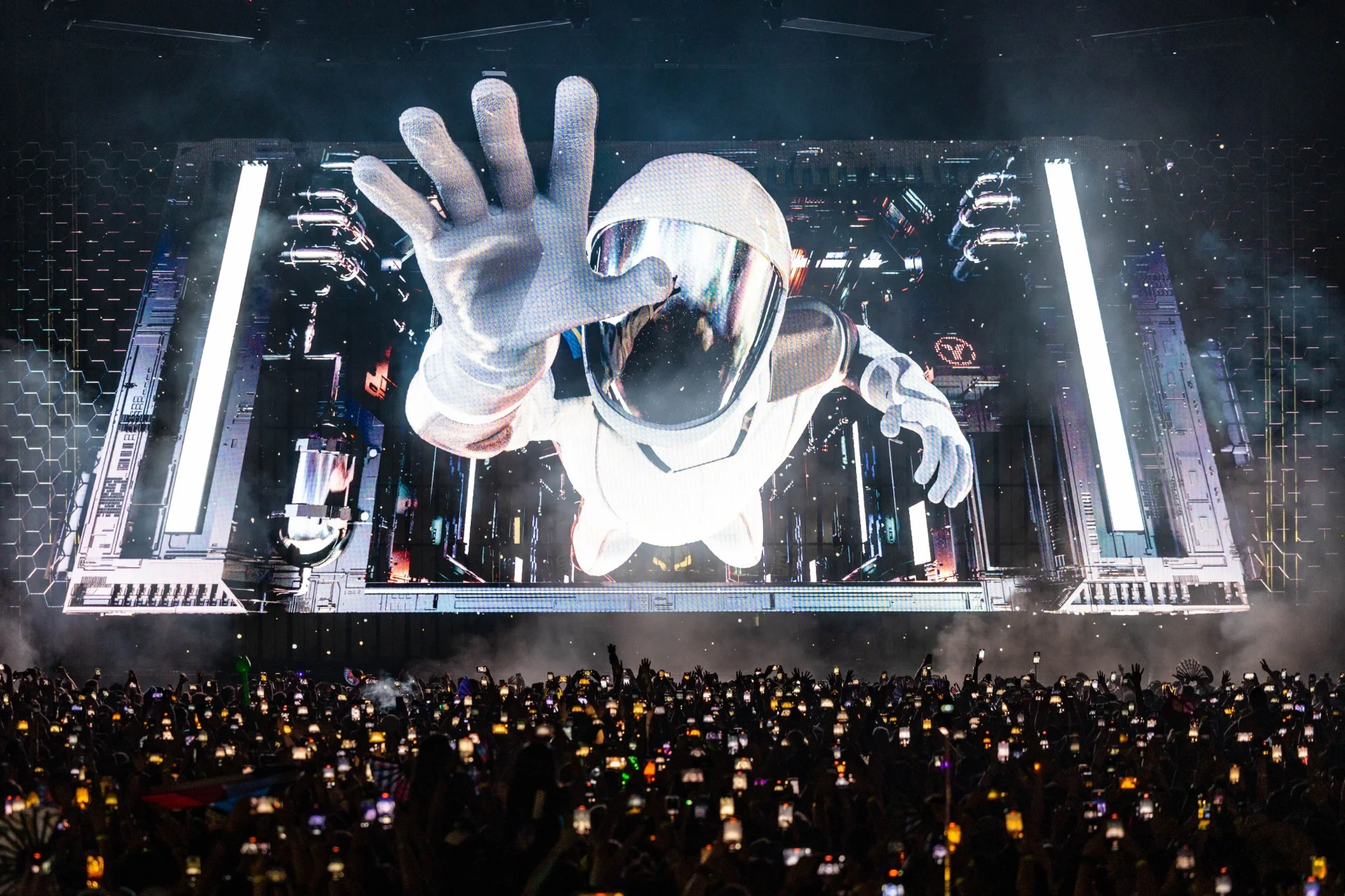 ERIC PRYDZ